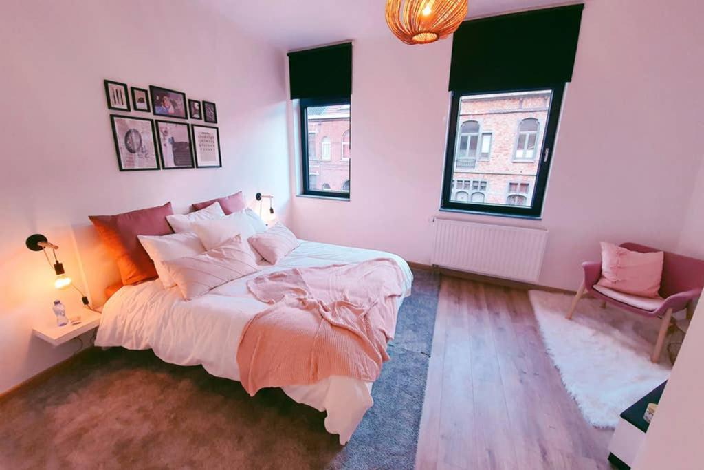 Pink ✓ Position ! Apartment Mons (Bergen)